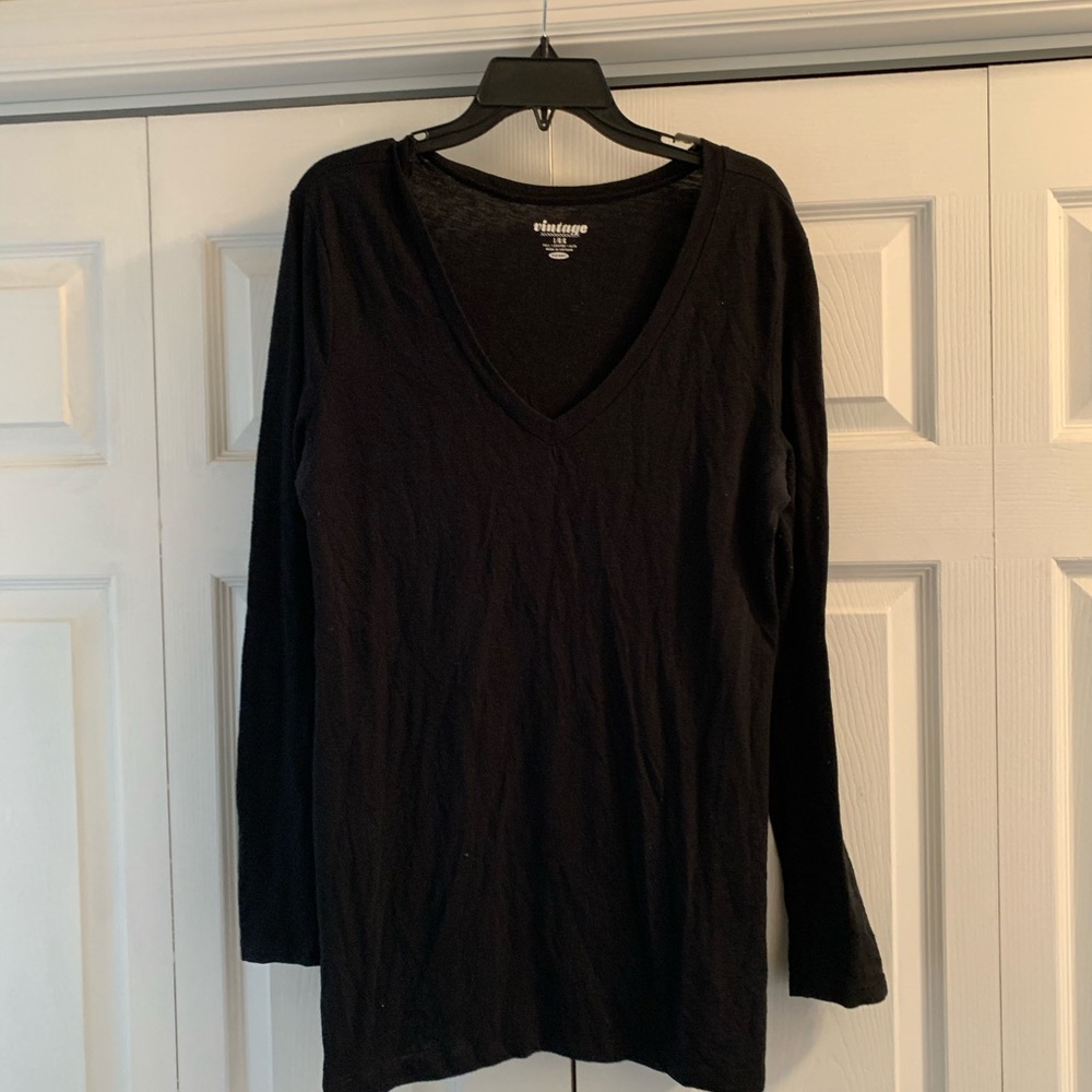 Old Navy Long Sleeve Vneck tee